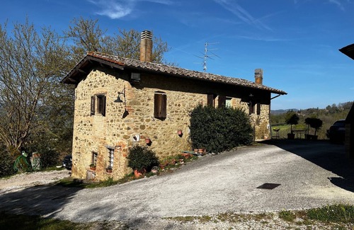 Bivio Lugnano House | La Casina. Single dwelling surrounded by nature.