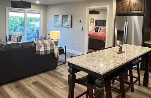 Grove Cottage | La Casita! Brand new cottage with boat parking overlooking Honey Creek Marina!