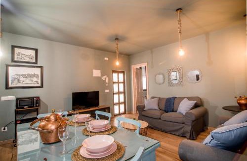 Toledo City Center Apartment | La Casita de Candela Toledo