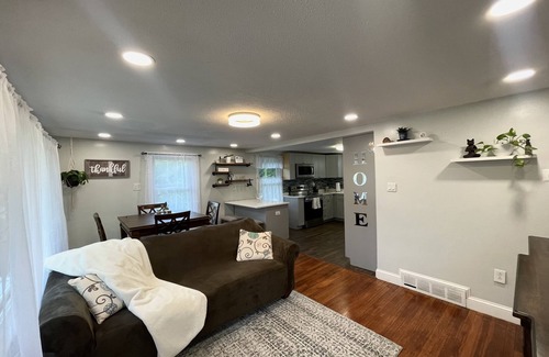 Montville House | La Casita De Reina Near Mohegan Sun.