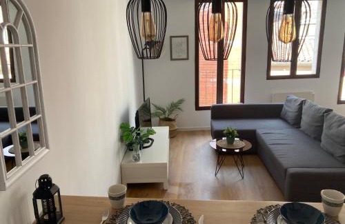 Old Town Apartment | La Casita del Río - Riverside Home