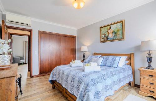 Fenais da Luz House | La Casita Felizola- Charming Coastal Escape