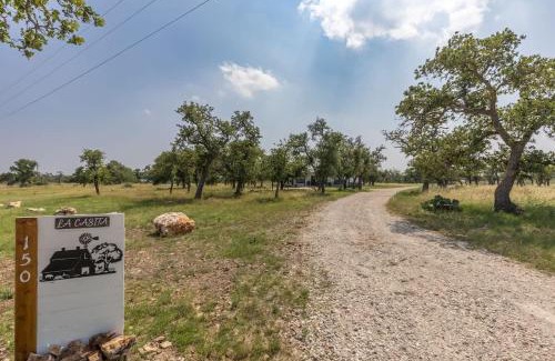 Fredericksburg House | La Casita: Hot-tub & Firepit, 15 min to Fred!