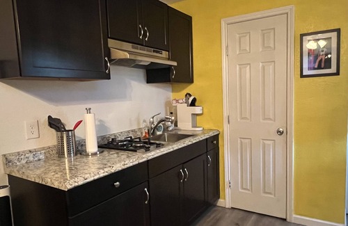 Holly House | LA CASITA ON EAST 7TH STREET