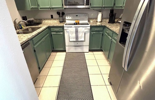Midland House | La Casita -Townhome 4 Traveling Workers