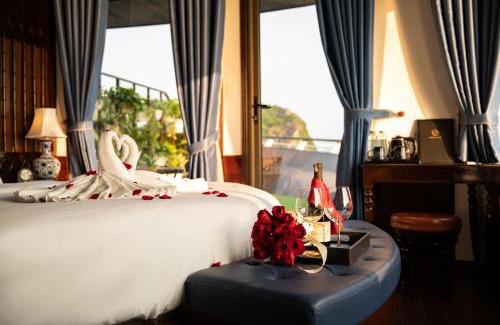 Ha Long Boat Rental | La Casta Regal Cruise