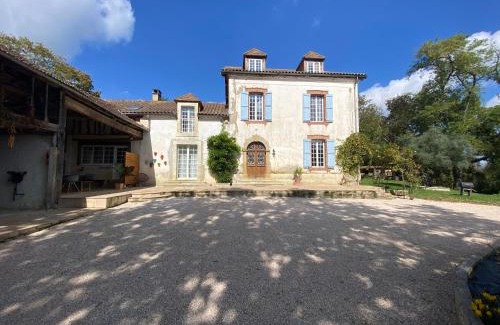 Auriebat House | La Chambre A l Ombre du coteau