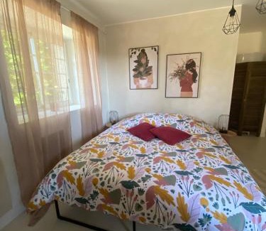 Auriebat House | La Chambre A l Ombre du coteau