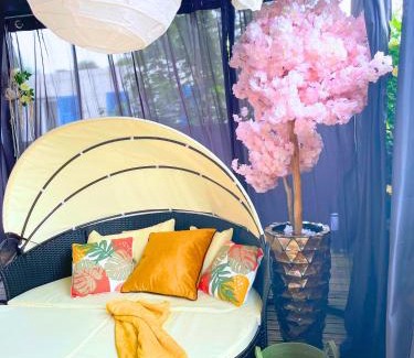 Hesingue Villa | La Chambre des Secrets by Leslodgespa - Escapade romantique proche de Bâle avec terrasse privée