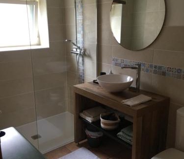 Le Faouet Bed & Breakfast | La chambre du Rouzen