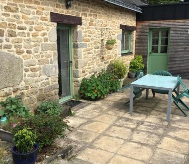 Le Faouet Bed & Breakfast | La chambre du Rouzen