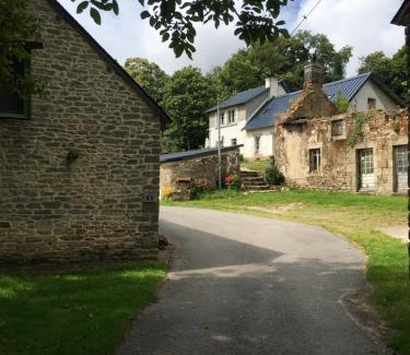 Le Faouet Bed & Breakfast | La chambre du Rouzen