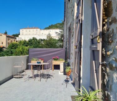 Molieres-sur-Ceze Apartment | La Chataigneraie