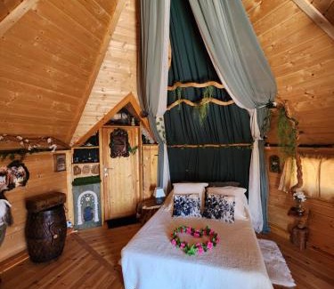 Servas Bed & Breakfast | La Chaumière magique des Elfes et ses énigmes