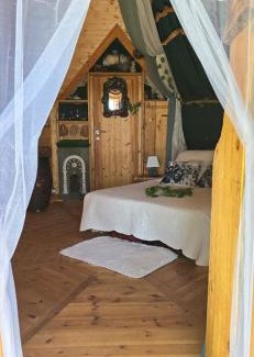 Servas Bed & Breakfast | La Chaumière magique des Elfes et ses énigmes