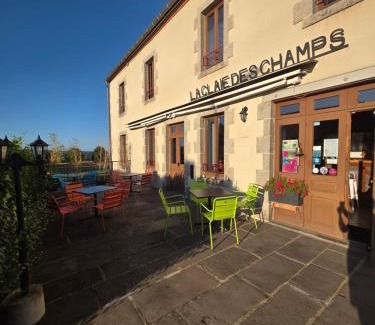 La Crouzille Hotel | La claie des champs