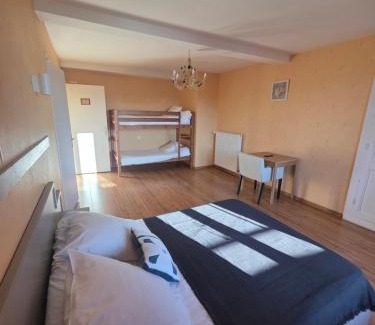 La Crouzille Hotel | La claie des champs