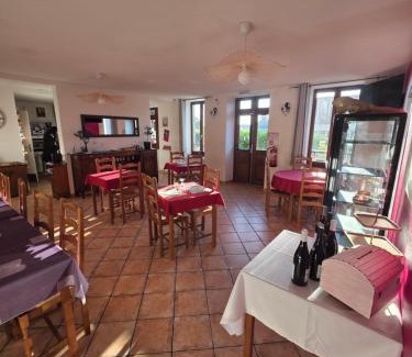 La Crouzille Hotel | La claie des champs