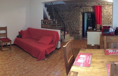 Saint-Jean-du-Gard House | La Clède is in the middle of nature