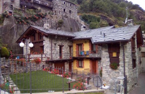 Donnas House | La Coccinella