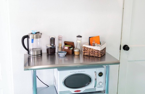 Alpine Apartment | La Cochera Private Apartment - No Cleaning Fee