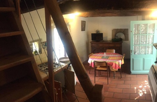 Valreas Cottage | "La Colline" - Gite of character - Provençal farmhouse of the XVIIth century