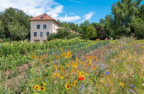 Saint-Bonnet-en-Champsaur Bed & Breakfast | "La Combe Fleurie" Appartements & Chambres