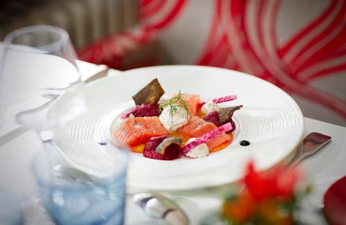 Bourgoin-Jallieu Hotel | La Commanderie de Champarey