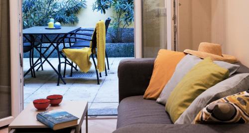 Como House | La Corte Fiorita Como