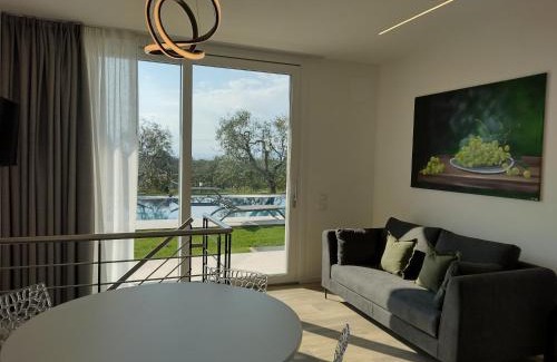 Calmasino Apartment | LA CORTESE by La Rondinella Apartments
