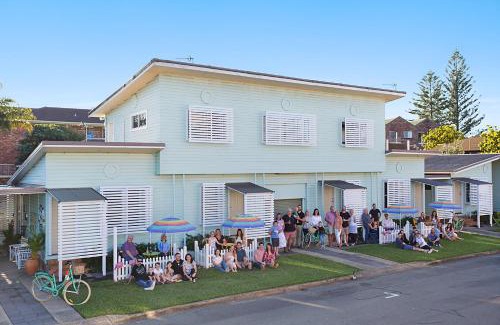 Bilinga Hotel | La Costa Beachside Motel