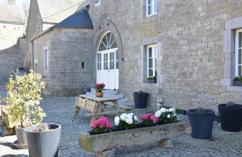 Ouffet House | La cour de Himbe Renovated 4-bedroom farmhouse in the heart of Ardennes