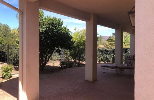 Murrieta House | La Cresta guest house with mountain views