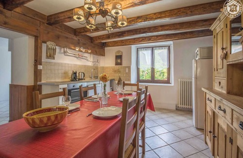 Saint-Girod House | LA CROUÊ - ENTRELACS - Gîte