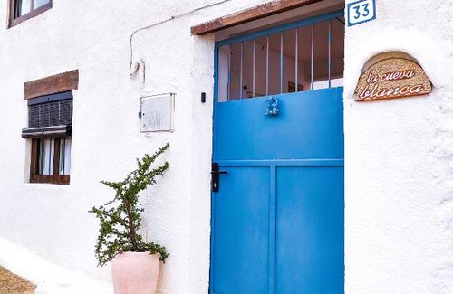 Alcala del Jucar House | La Cueva Blanca