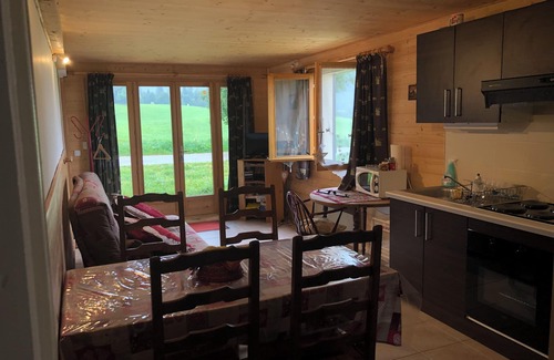 La Cure Apartment | La Cure RDC in quiet house T2 48m2 in the middle of fields 3 km Rousses