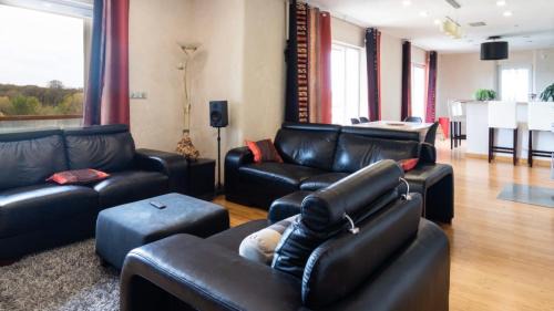 Escorneboeuf House | La Découverte, Jacuzzi, Sauna, et Terrasse avec vue sur lac à la campagne entre Toulouse et Auch