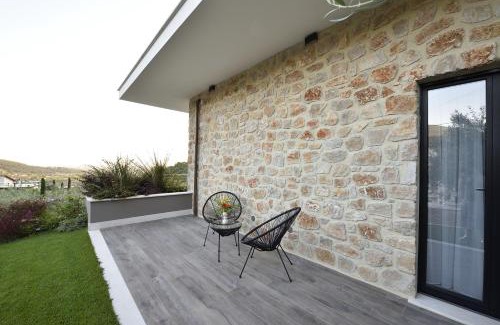 Fondi Bed & Breakfast | La Dependance Luxury Bed and Breakfast