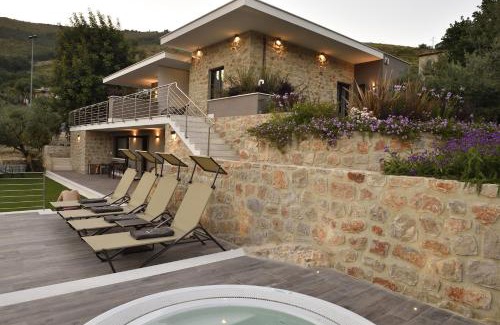 Fondi Bed & Breakfast | La Dependance Luxury Bed and Breakfast