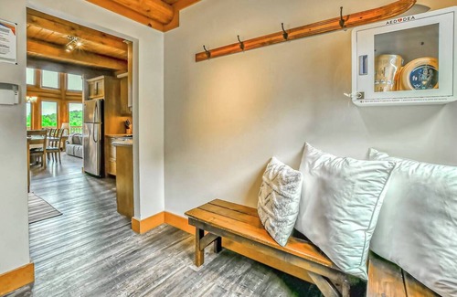 Saint-Faustin-Lac-Carre Villa | La Dolce Vita | Waterfront
