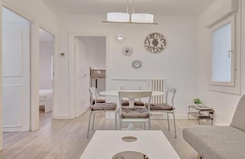 Milagrosa Apartment | La esquina de Blas by Clabao