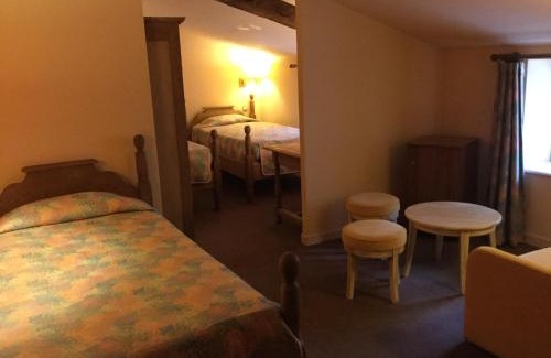 Cormatin Hotel | La Fleur de Lys
