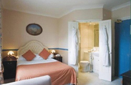 Shaftesbury House | La Fleur De Lys
