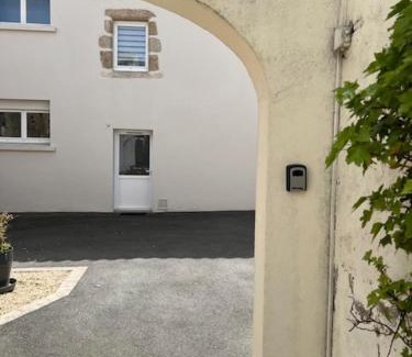 Sevremont House | La Flo