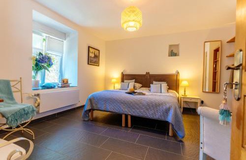 Saint-Quentin-les-Anges House | La Forcerie maison d'hôtes et spa