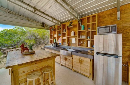 Dripping Springs House | La Fortuna | 11-Acre Retreat + Pool & Tipis