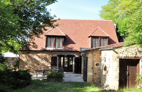 Les Eyzies Villa | La Source de Piot, luxury villa without a view and in an oasis of peace.
