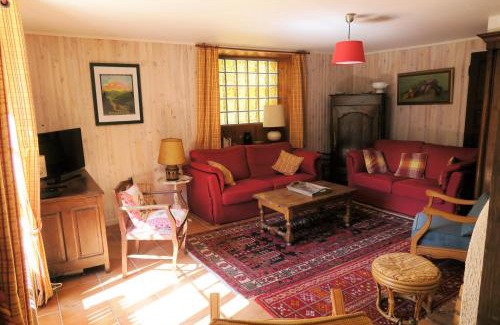 Saint-Pierre-d'Entremont House | LA FRACELINE
