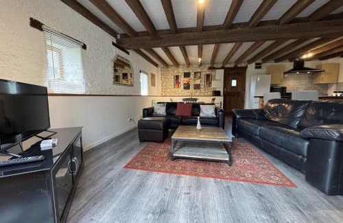 Aubigne-Racan House | La Grange D'EsusTerra - Piscine - 6 pers - Rêve au Mans
