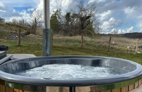 Cajarc House | La Grange de René with wood-fired Nordic bath